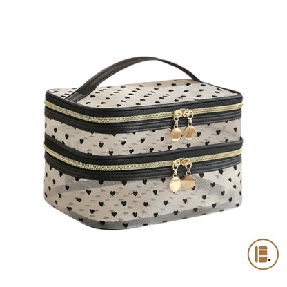 trousse de toilette femme élégante détail matière MinimalisteLab