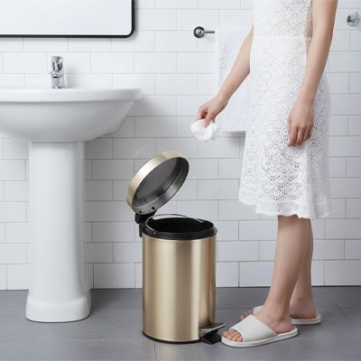 Poubelle wc