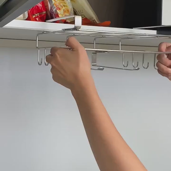 etagere cuisine suspendue rangement sous etagere avec crochets ustensiles cuisine
