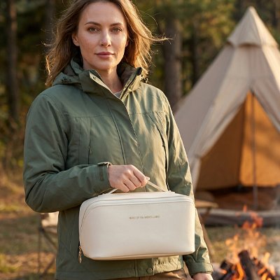 trousse de toilette femme élégance pratique contexte voyage MinimalisteLab