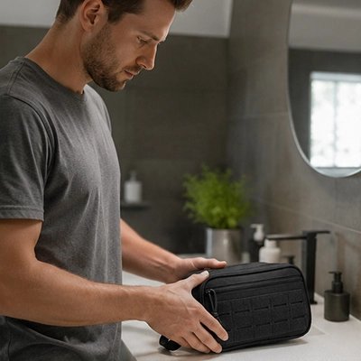 trousse de toilette homme pratique voyage contexte MinimalisteLab