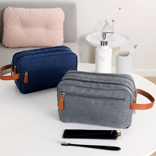 trousse de toilette voyage élégant lifestyle chambre MinimalisteLab