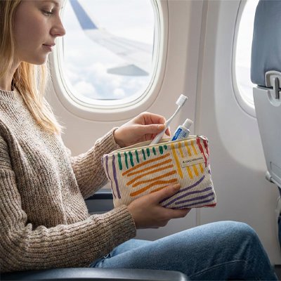trousse de toilette compact voyage ouverte compartiments MinimalisteLab