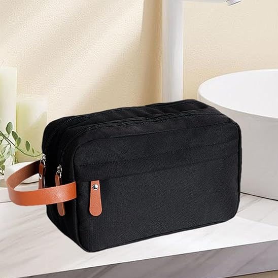 trousse de toilette voyage élégant contexte voyage MinimalisteLab