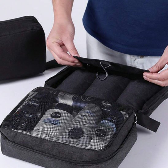 trousse de toilette élégante et pratique posée lavabo MinimalisteLab