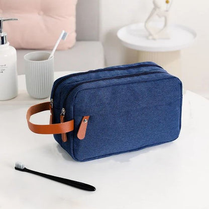 trousse de toilette voyage élégant posée lavabo MinimalisteLab