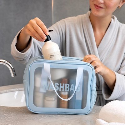trousse de toilette voyage pratique posée lavabo MinimalisteLab